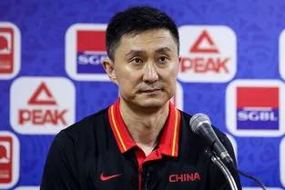 杜峰：如果我还是本次世界杯中国男篮的主教练，我会摆出以下阵容！

首发：
​中锋(1)