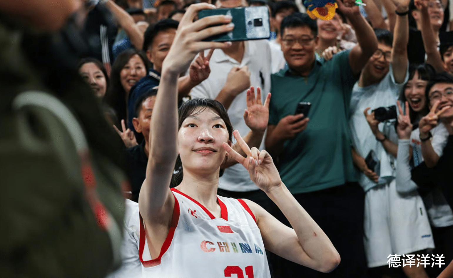 身高优势完美压制！中国大运女篮完胜对岸，进入决赛对阵日本(1)