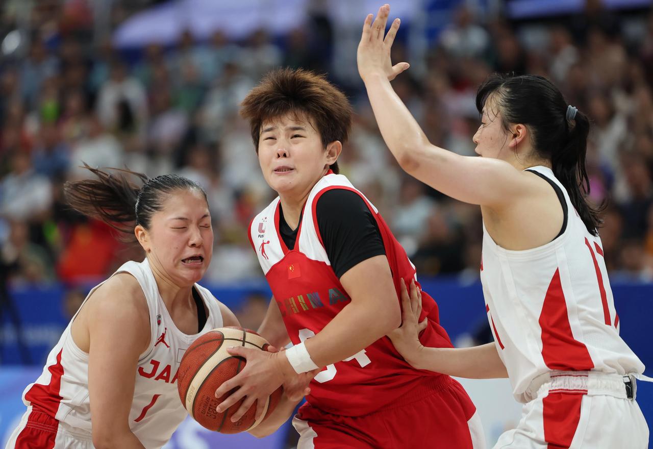 中国女篮其实很关注大学生女篮！

近日，中国大学生女篮运动员火了，让很多人觉得这(1)