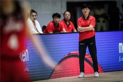 从学弟：中国女篮历史上首位入选中国篮球名人堂的组织后卫(2)