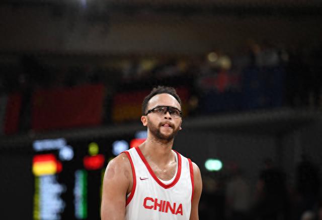 FIBA发布中国男篮世界杯前瞻:期待乔帅和李凯尔带向新方向(4)