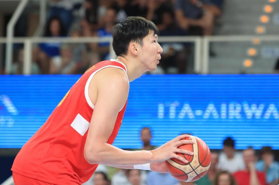 中国男篮国家队人员选择跟不上战术配置

欧洲篮球一直践行五个锋线不停轮换式打法。(1)