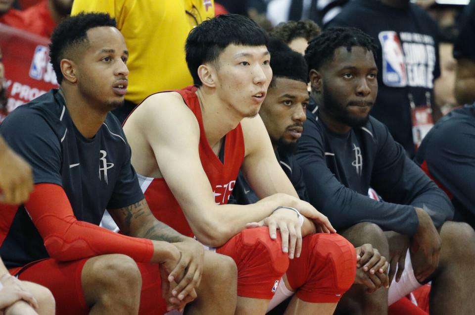 王哲林在2016年被NBA灰熊队选中，当时为何他拒绝前往？(4)