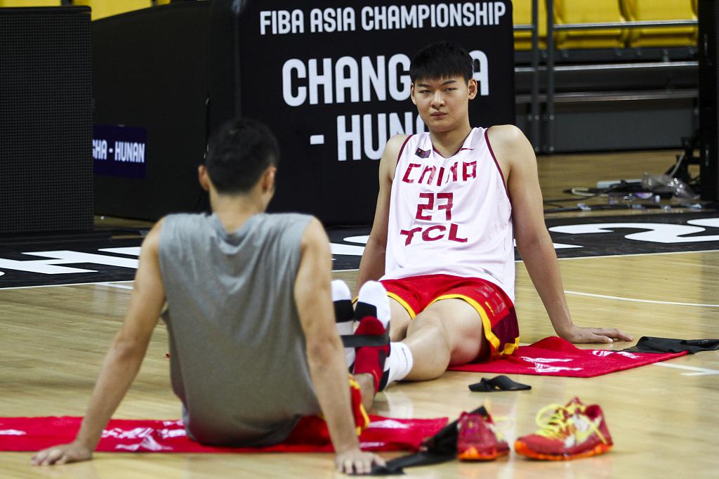 11位男篮球员家境大比拼，希望不会重演香港影视没落的悲剧(7)