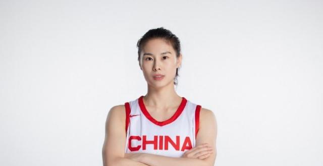 中国女篮官宣亚运会定妆照：李月汝领衔李梦WNBA首季结束将回归(5)