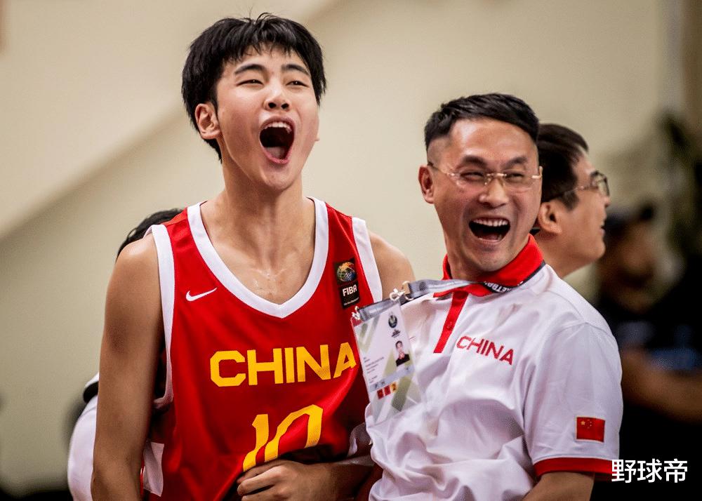 16分钟24分，吉林小将闪耀中国男篮！身高2米03，进攻天赋真炸啊(2)