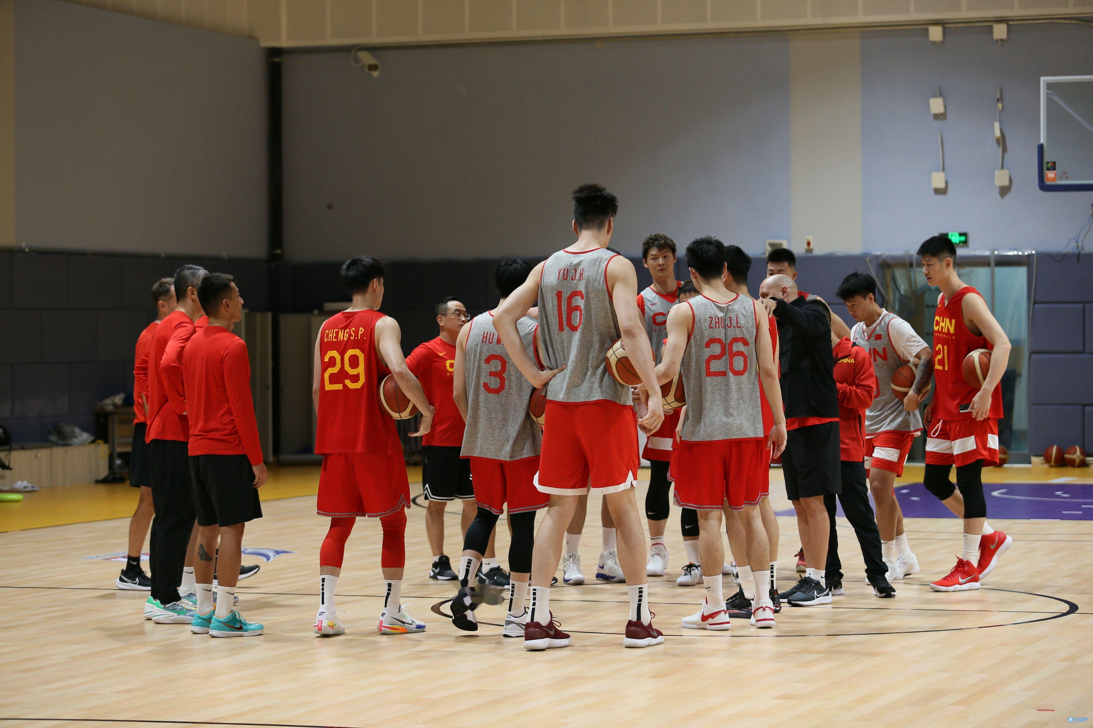 热身赛-中国男篮94-76逆转南京同曦 王哲林16分全队最高(1)