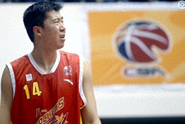 信兰成：祸害王治郅，“毁”姚明，以一己之力让中国篮球倒退20年(15)