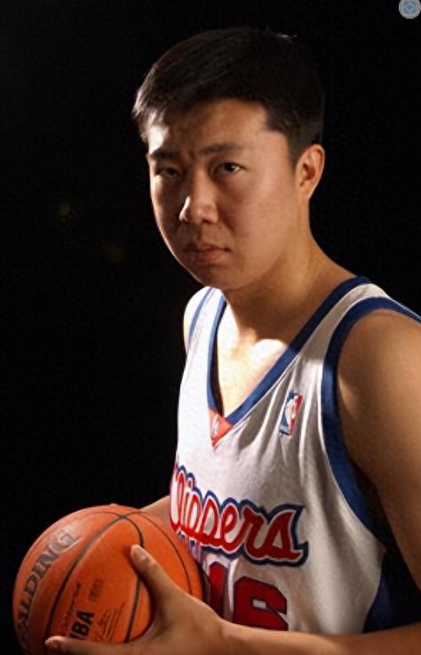信兰成：祸害王治郅，“毁”姚明，以一己之力让中国篮球倒退20年(16)