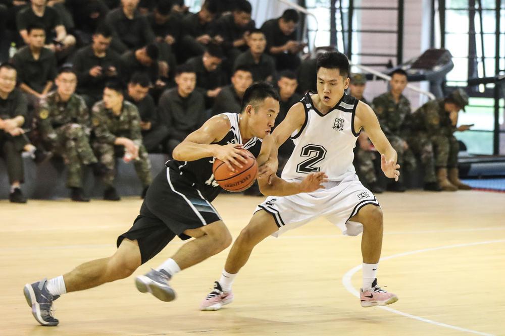 武警第一机动总队举行首届“强军杯”篮球联赛总决赛(1)