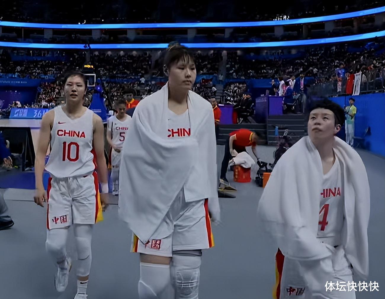 冠军体质！中国女篮险胜日本，韩旭10分9篮板，今年已拿5冠(3)