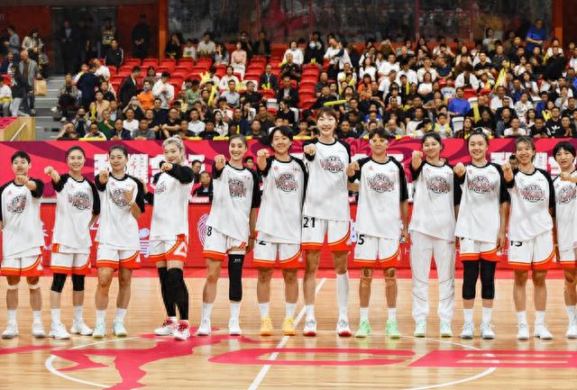 WCBA成全世界规模最大女篮联赛 揭幕战王思雨人气旺(3)