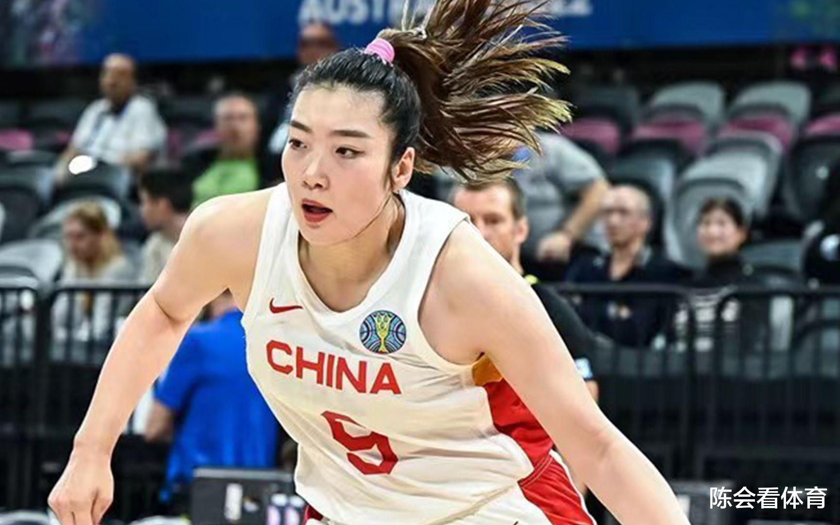 中国女篮新队长出炉，不是李梦，姚明激动，郑薇批准任命(3)