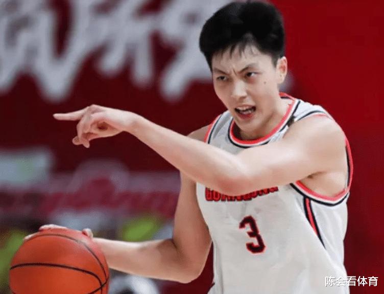 盘点中国男篮又帅又能打的3名球员，篮球界玉面小白龙不是白叫的(1)