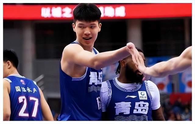 青岛篮球的未来, 中国男篮的未来！18岁杨瀚森提升技术未来可期(1)