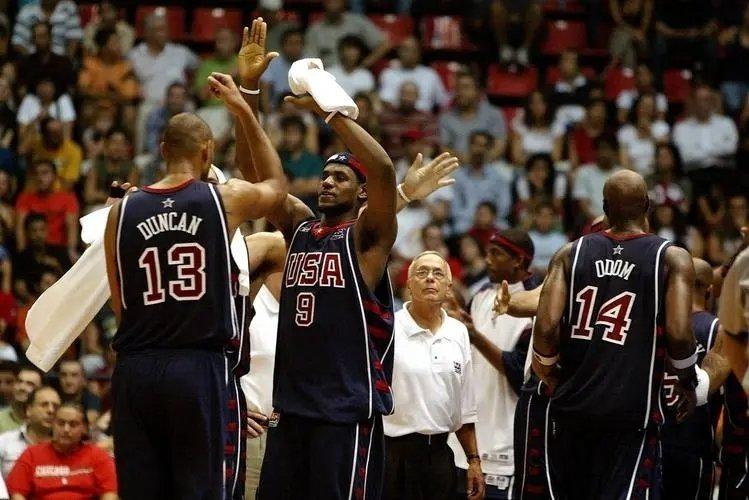 2004年奥运会美国男篮阵容强大，5胜3负止步半决赛，科比缺席(6)