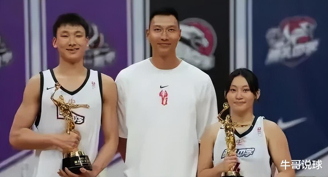 刘玉栋：目前中国男篮，最有可能接班易建联的仅3人，王俊杰够格(2)