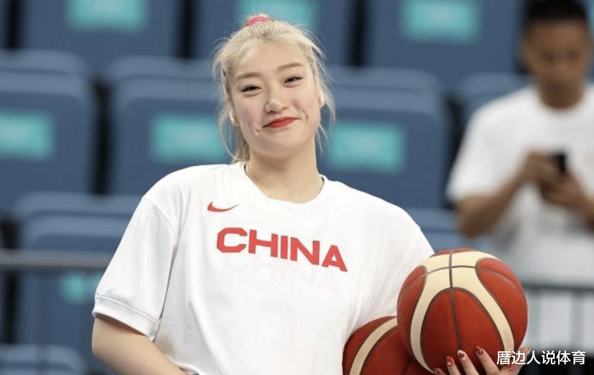 女篮王牌又获大奖 官宣李梦获评年度亚洲最佳球员 中国篮球骄傲(4)