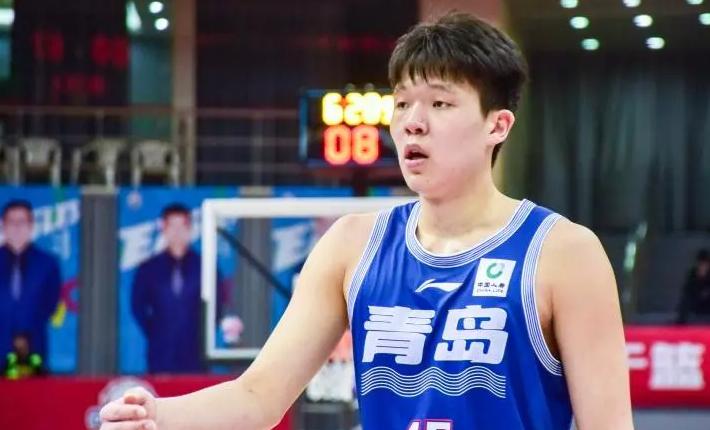 杨瀚森第一年打CBA，已经成为一线中锋，能冲击NBA的中国球员，前途不可限量(3)