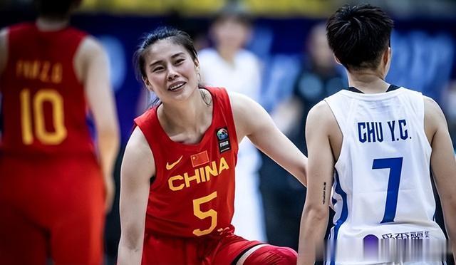 中国女篮最震撼的绝杀，被国际篮联全票通过评为最佳，又是王思雨(2)