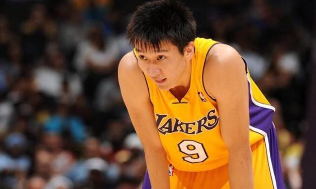 6位打过NBA中国球员 谁单场得分最高？周琦6分 姚易呢？(2)