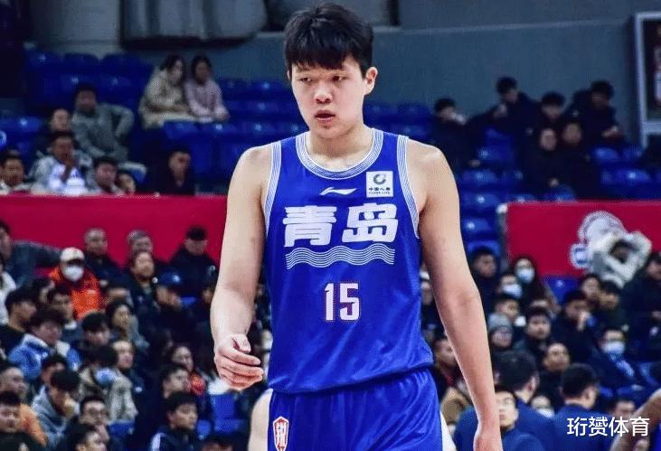 亚预赛中国男篮12人名单曝光，实力阵容豪华，郭艾伦又被乔帅淘汰(3)