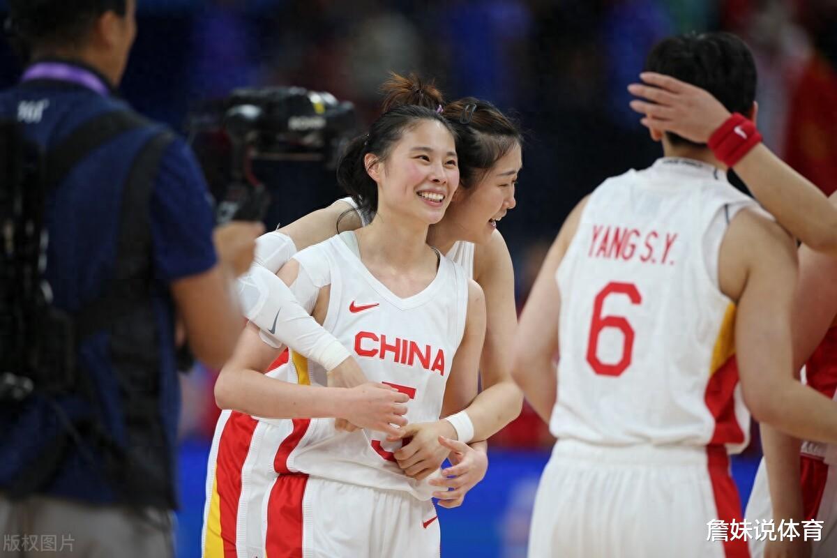 激动人心！国际篮联官宣，中国女篮奥尼尔万里报喜，郑薇出线稳了(3)