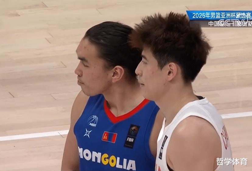 中国男篮80-49蒙古！2大争议之人，表现惊艳，成为赢球奇兵(2)