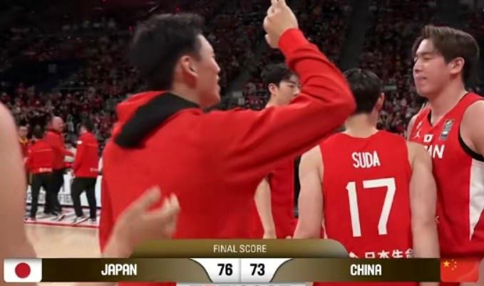 王猛：中国男篮有优势但打不出来 这场其实是可以赢的(1)
