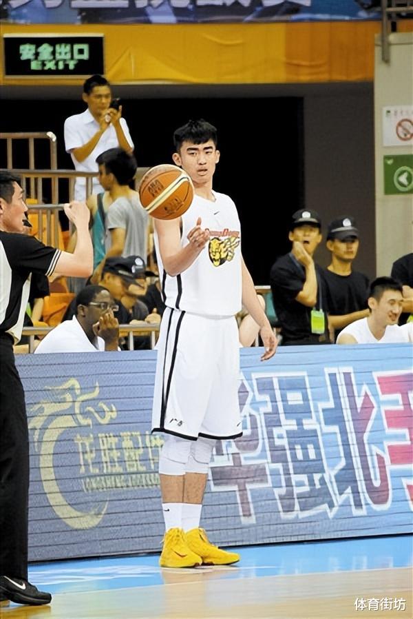 情绪失控！中国男篮队长硬杠前广东名将，落井下石行为让人可耻！(2)