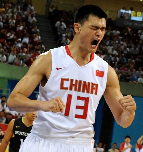 不出意外这是中国男篮历史最强阵容：王治郅遗憾落榜(6)