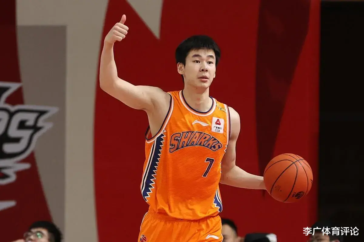 11人得分北京首钢大胜上海，控卫短板使上海男篮上限就是八强(5)