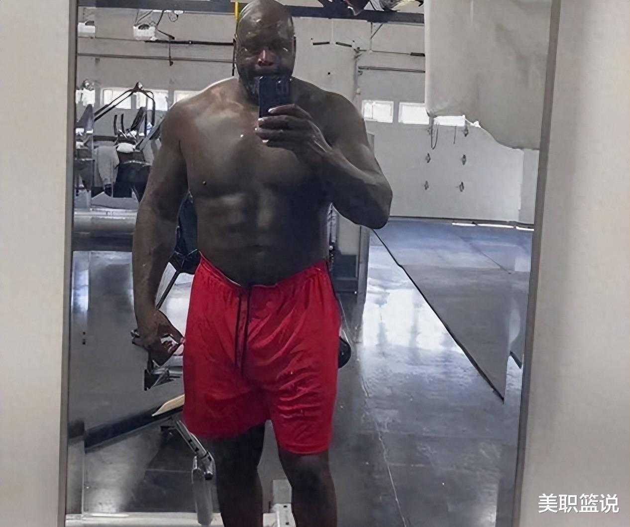 NBA奥尼尔52岁了！400斤仍有八块腹肌，坦言不结婚的原因，很无奈(4)