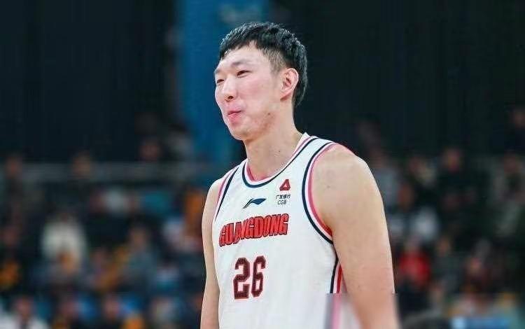 易建联缺席广东男篮比赛，球队表现下滑，退休生活曝光！(2)