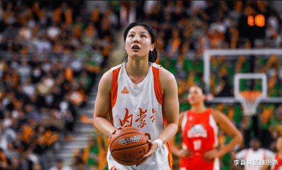 联盟第一！中国女篮24岁王牌崛起，抢断李梦+绕前防2米03巨头太拼(1)