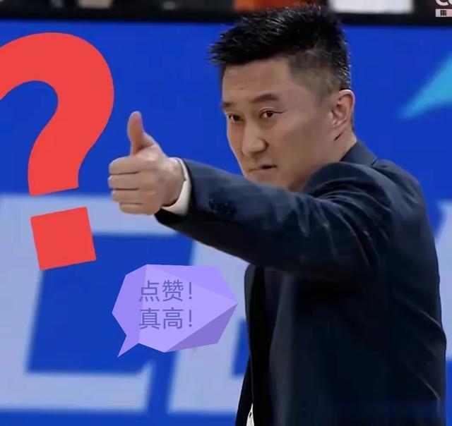 广东男篮队外援威姆斯被撞到广告牌后，裁判没有一点关心的温暖感(2)