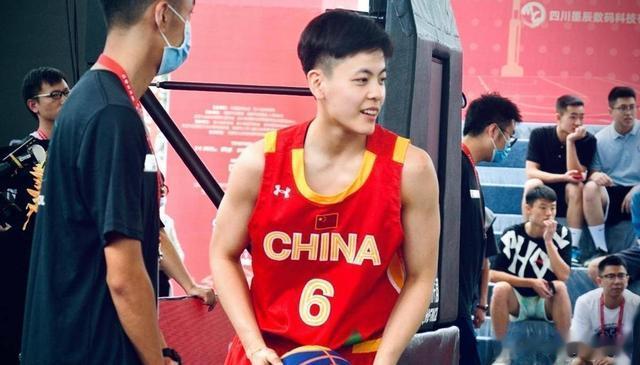 中国女篮公布集训名单，杨舒予被极端球迷攻击，只因为她是广东的(5)