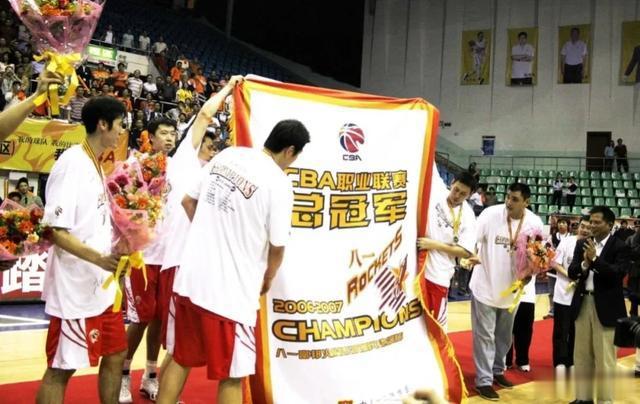 仅两支CBA球队能够三连冠，一支是八一男篮另一支是广东男篮(4)
