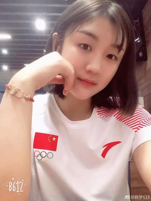 女乒第一美女冲第3冠，陈梦携刘诗雯出战，状态最好球员非她莫属(2)