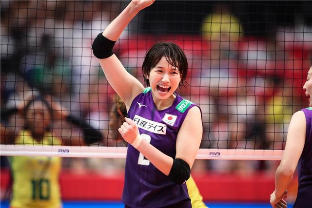 央视CCTV5直播女排世界杯中国女排迎战日本看朱婷冲击第5个3-0(2)