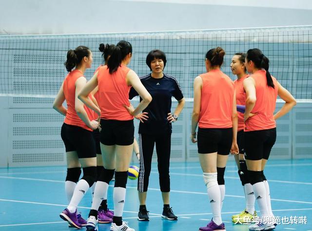中国女排再次站到世界巅峰，郎平教练有多厉害？(3)
