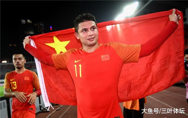 效力中国足球七年，艾克森已成过去式，加速归化才能救国足！(1)