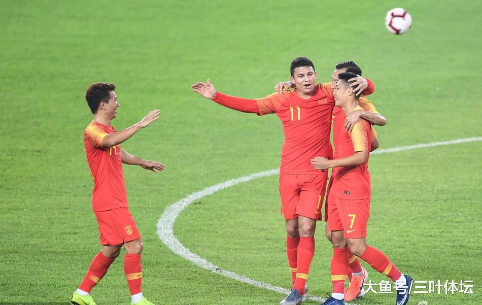 效力中国足球七年，艾克森已成过去式，加速归化才能救国足！(4)