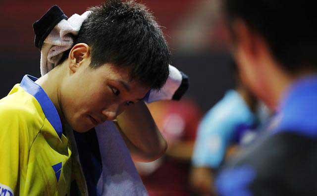 4-2重挫张本智和，22岁国乒世界冠军让许昕赞赏有加，那樊振东呢(2)