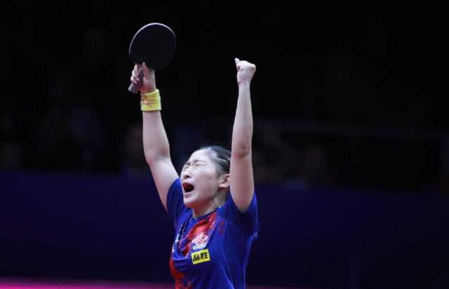 国乒女队第一猛将！刘诗雯1年4夺世界冠军，一弱点却被球迷诟病(3)