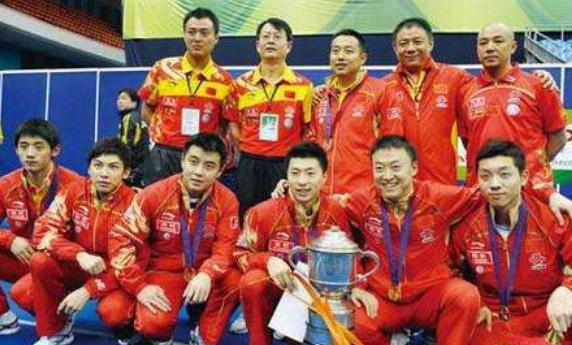 王励勤示范控球绝技，让人吃惊，中国乒乓球真的已经超神了？(1)
