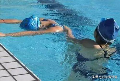 嫌蛙泳游得慢，不妨学学这个练法(2)