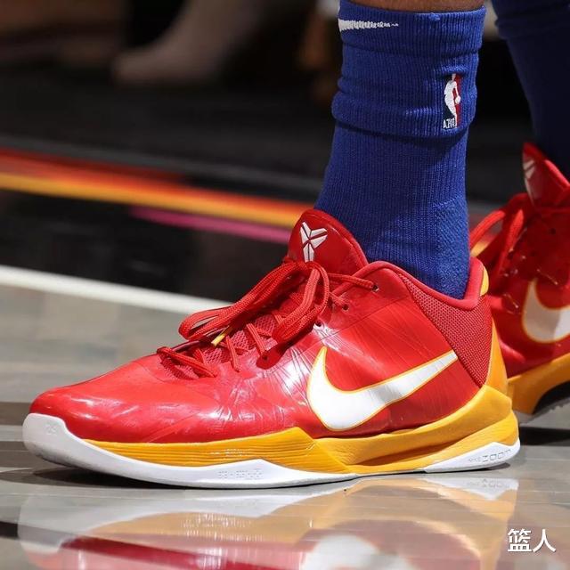 NBA球员上脚：科比5代中国红配色，罗斯11和米切尔2来了！(4)