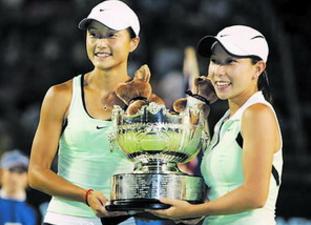 中国网球大满贯冠军女神，嫁入的豪门不比郭晶晶差，生活幸福低调(2)