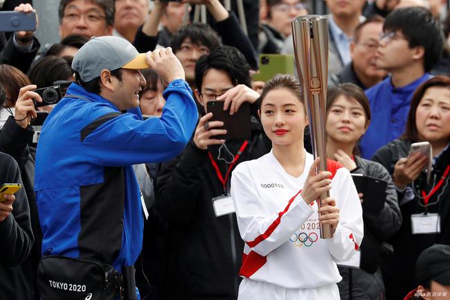 超视点：日本人如何面对新冠 口罩背后的奥运挺难(8)